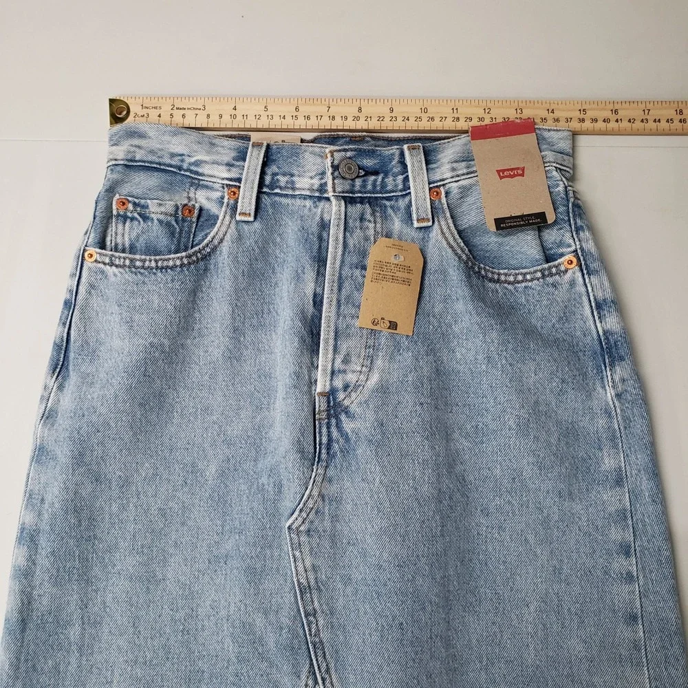 NWT Levis Denim Maxi Skirt Womens 26 Light Blue Side Slit Raw Hem Grunge Coastal - Picture 4 of 8